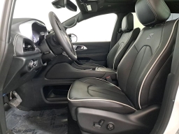 Chrysler Pacifica Limited FWD 2026