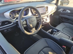 Chrysler Pacifica Limited FWD 2026