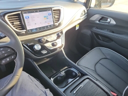 Chrysler Pacifica Limited FWD 2026