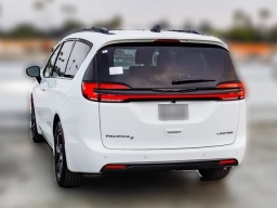 Chrysler Pacifica Limited FWD 2026