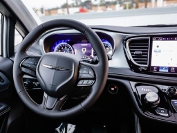 Chrysler Pacifica Limited FWD 2026