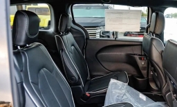 Chrysler Pacifica Limited FWD 2026