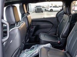 Chrysler Pacifica Limited FWD 2026