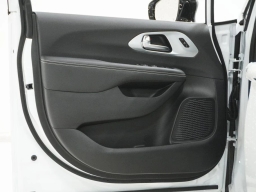 Chrysler Pacifica Limited FWD 2026