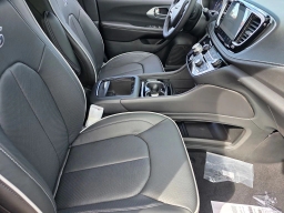 Chrysler Pacifica Limited FWD 2026