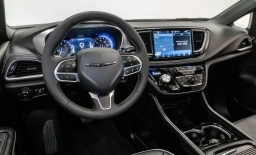 Chrysler Pacifica Limited FWD 2026