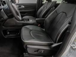 Chrysler Pacifica Limited FWD 2026