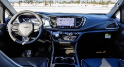 Chrysler Pacifica Limited FWD 2026