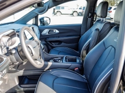 Chrysler Pacifica Limited FWD 2026