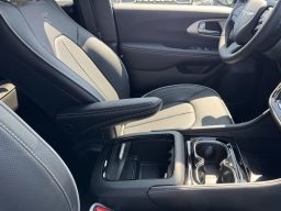 Chrysler Pacifica Limited FWD 2026