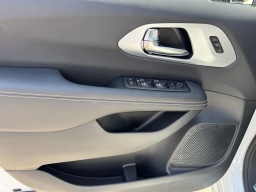Chrysler Pacifica Limited FWD 2026
