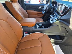 Chrysler Pacifica Pinnacle FWD 2026