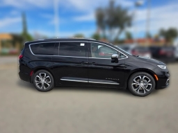 Chrysler Pacifica Pinnacle FWD 2026