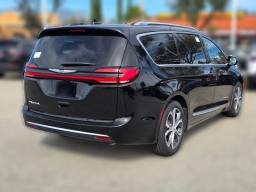 Chrysler Pacifica Pinnacle FWD 2026