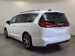 Chrysler Pacifica Pinnacle FWD 2026