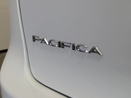 Chrysler Pacifica Pinnacle FWD 2026