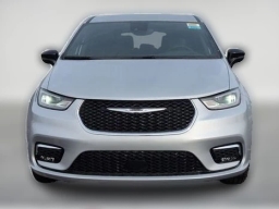 Chrysler Pacifica Select AWD 2026