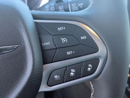 Chrysler Pacifica Select AWD 2026