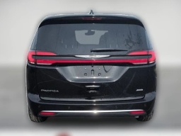 Chrysler Pacifica Select AWD 2026