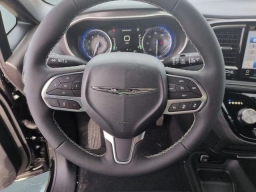 Chrysler Pacifica Select AWD 2026