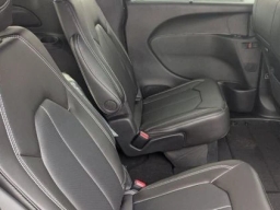 Chrysler Pacifica Select AWD 2026