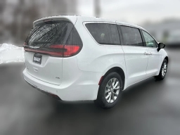 Chrysler Pacifica Select AWD 2026