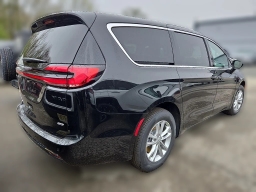 Chrysler Pacifica Select AWD 2026