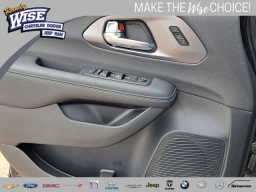 Chrysler Pacifica Select AWD 2026