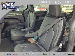 Chrysler Pacifica Select AWD 2026