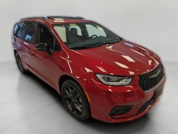 Chrysler Pacifica Select AWD 2026