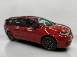 Chrysler Pacifica Select AWD 2026