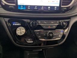 Chrysler Pacifica Select AWD 2026