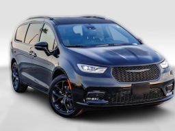 Chrysler Pacifica Select AWD 2026