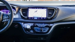 Chrysler Pacifica Select AWD 2026