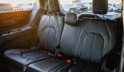 Chrysler Pacifica Select AWD 2026