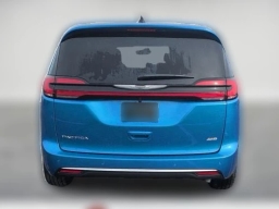 Chrysler Pacifica Select AWD 2026
