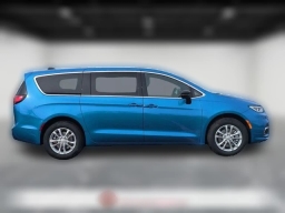 Chrysler Pacifica Select AWD 2026