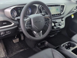 Chrysler Pacifica Select AWD 2026