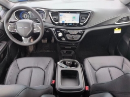 Chrysler Pacifica Select AWD 2026