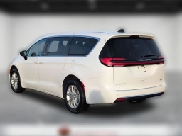 Chrysler Pacifica Select AWD 2026