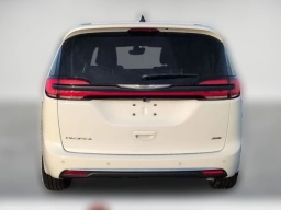 Chrysler Pacifica Select AWD 2026