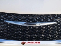 Chrysler Pacifica Select AWD 2026