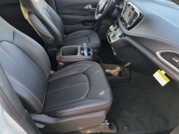 Chrysler Pacifica Select AWD 2026