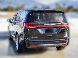 Chrysler Pacifica Select AWD 2026