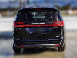 Chrysler Pacifica Select AWD 2026