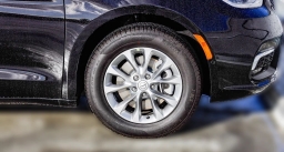 Chrysler Pacifica Select AWD 2026