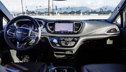 Chrysler Pacifica Select AWD 2026