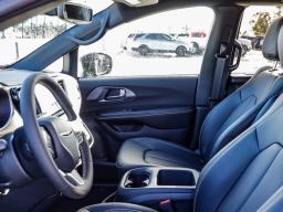 Chrysler Pacifica Select AWD 2026