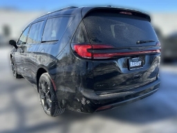 Chrysler Pacifica Select AWD 2026