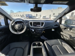 Chrysler Pacifica Select AWD 2026